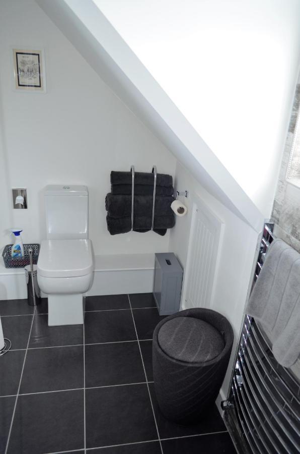 The Hideaway: Coastal With Access Apartment Lymington