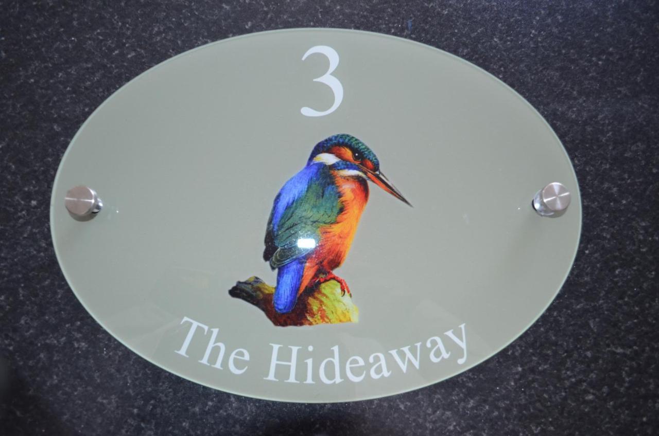 The Hideaway: Coastal With Access Apartment *