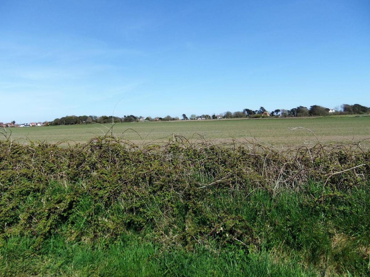 The Hideaway: Coastal With Access Lymington