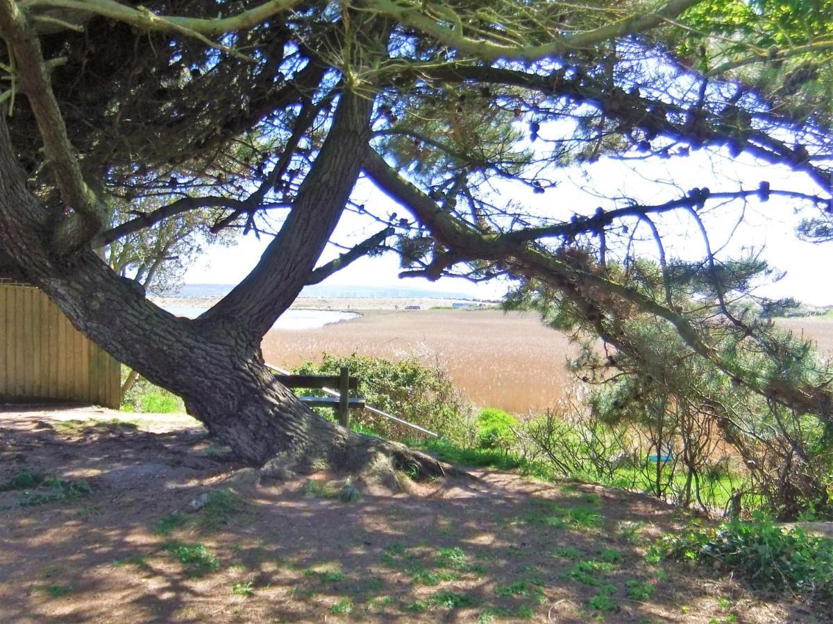 The Hideaway: Coastal With Access Lymington