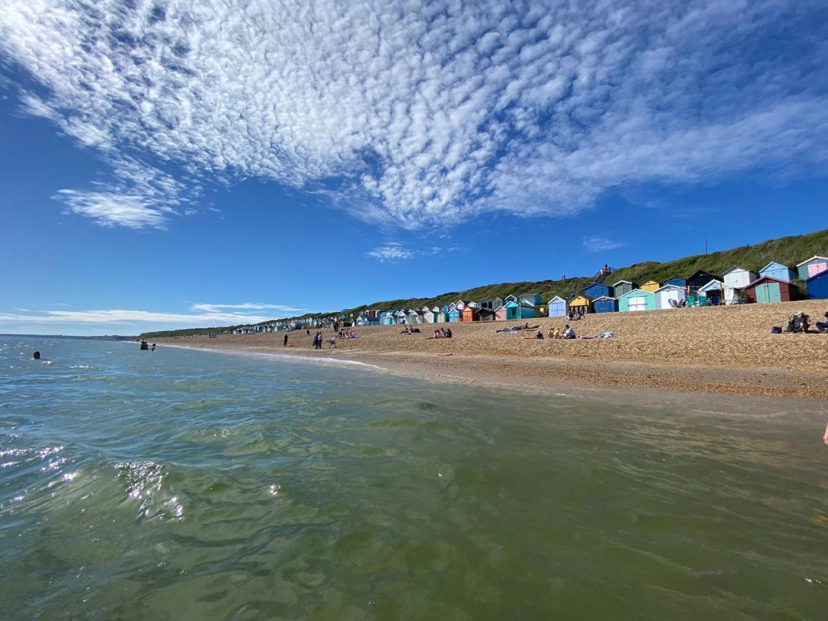 Luxury tent Secret Garden Glamping Lymington