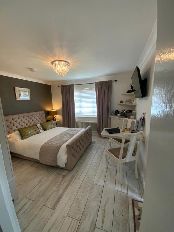 The Knightwood Oak: Luxury King With Private Entrance In *