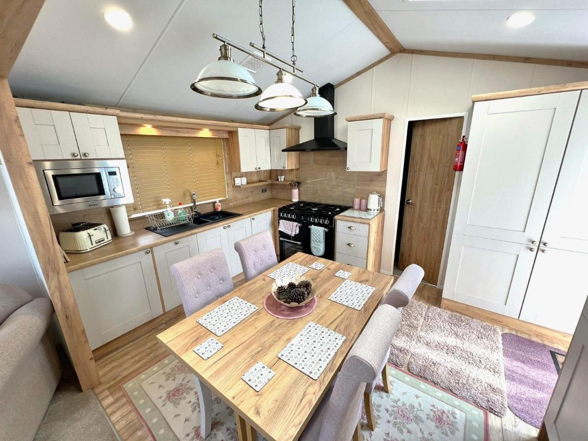 Hartland Apartment