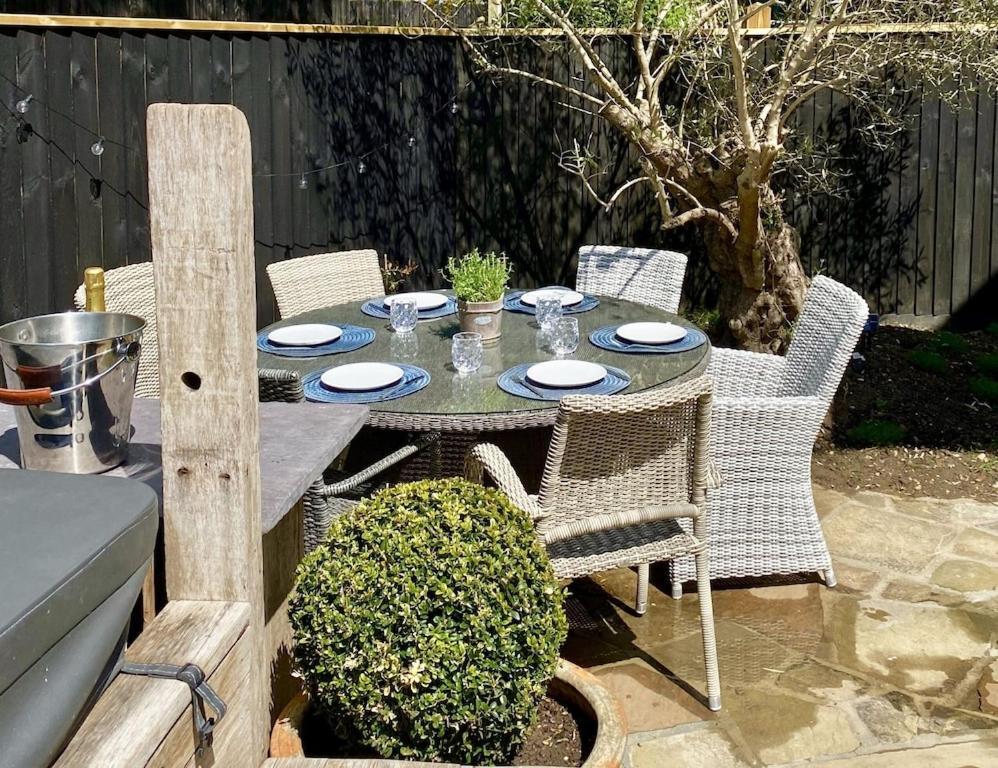 Beautiful 3 Bed In Lymington. Perfectly Located For Coast And New Forest Lymington