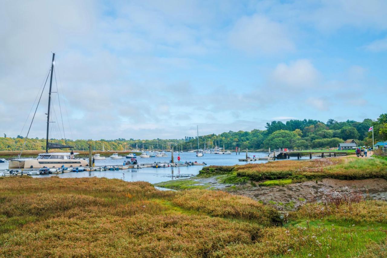 Holiday home Beautiful 3 Bed In Lymington. Perfectly Located For Coast And New Forest *