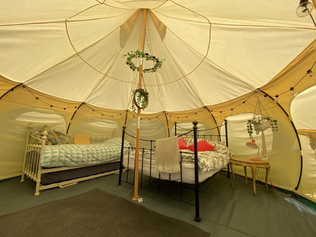 Luxury tent Secret Garden Glamping Lymington