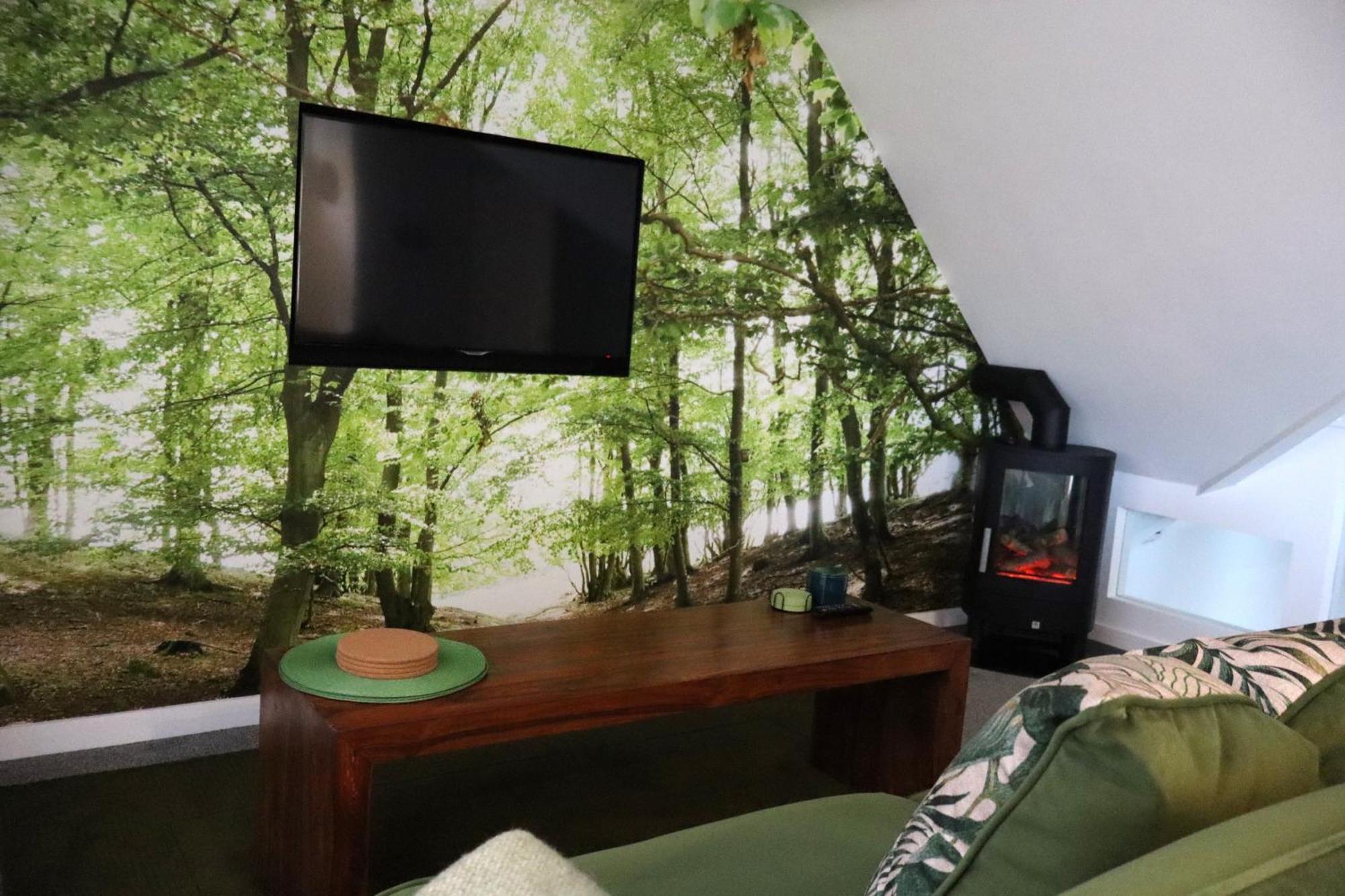 The Hideaway: Coastal With Access