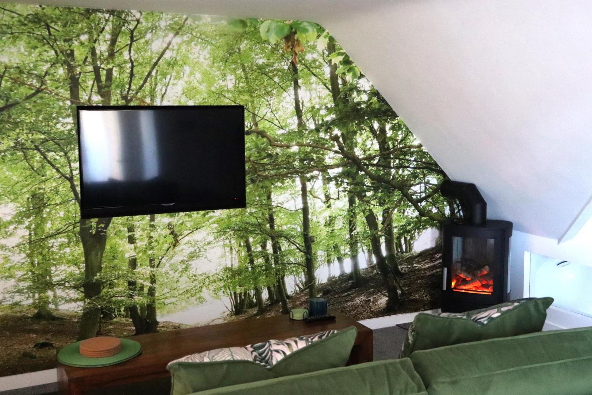 Apartment The Hideaway: Coastal With Access