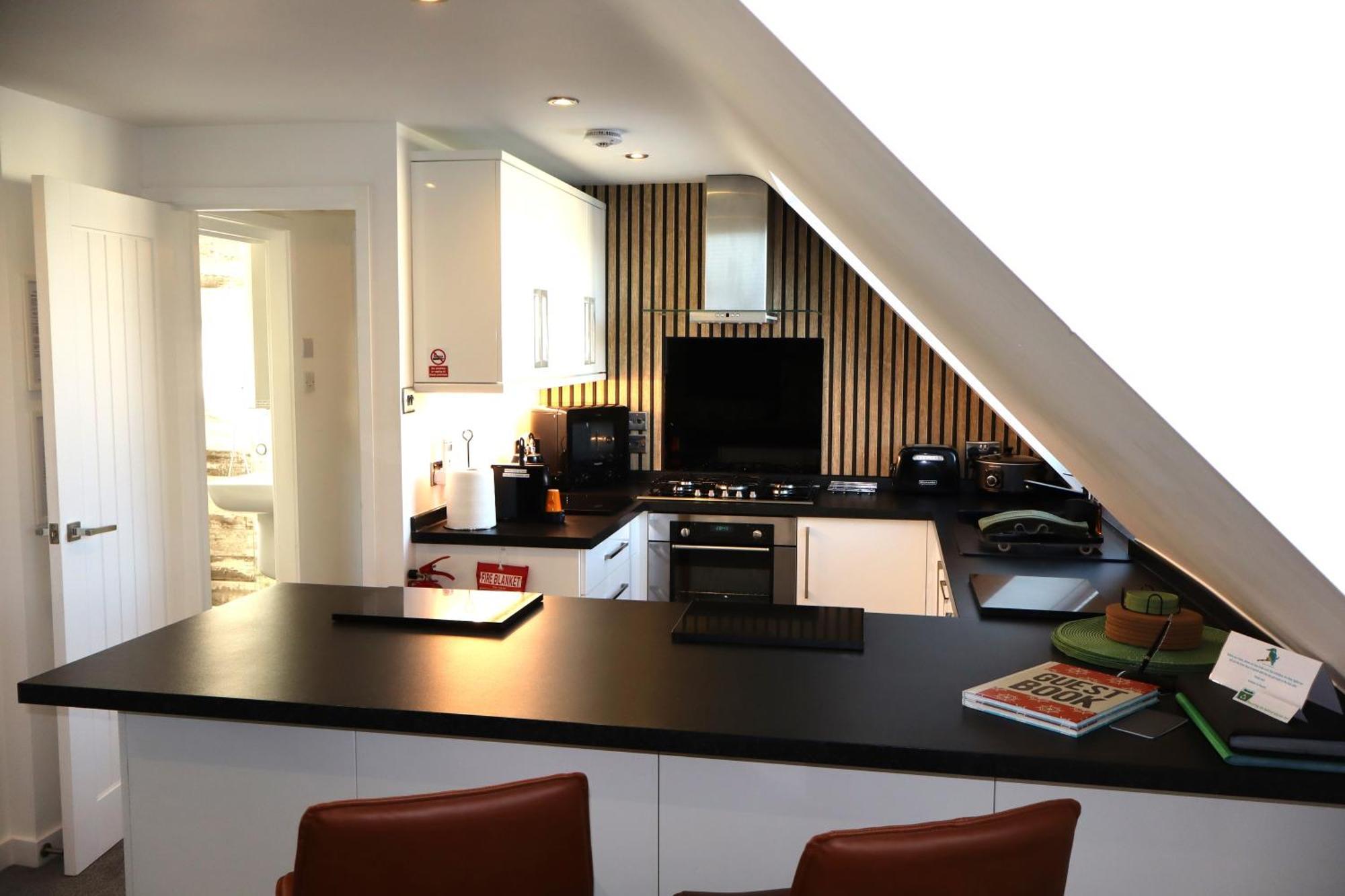 The Hideaway: Coastal With Access