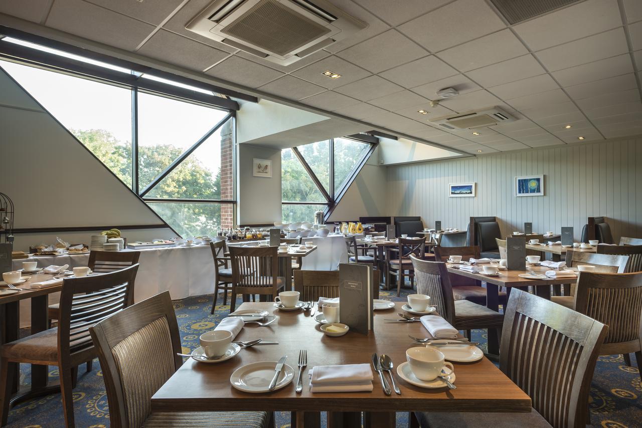 Macdonald Elmers Court 4* Lymington