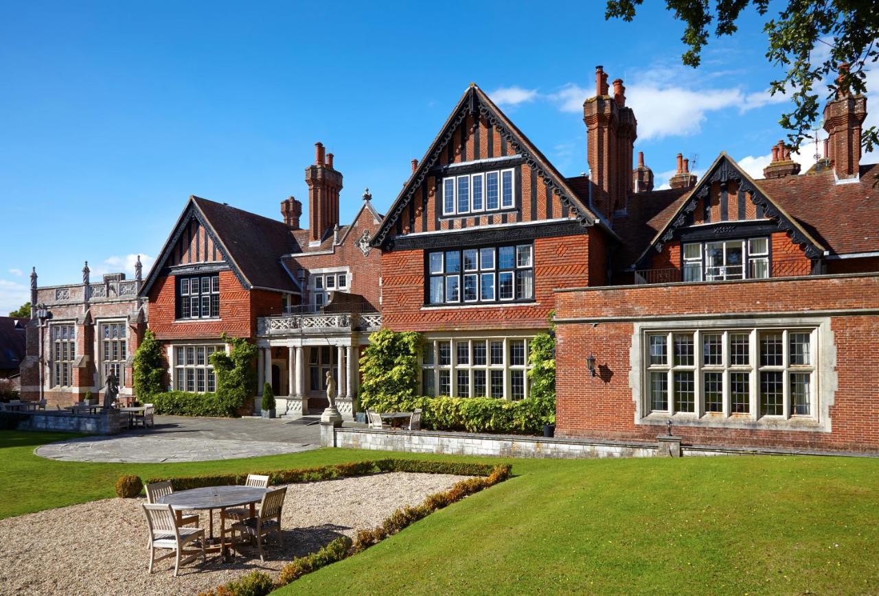 Macdonald Elmers Court Resort 4*