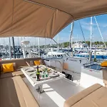 2Br Heated Yacht, Lymington Centre, Beautiful View