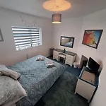 By The Sea, Home From Home Sleeps 6