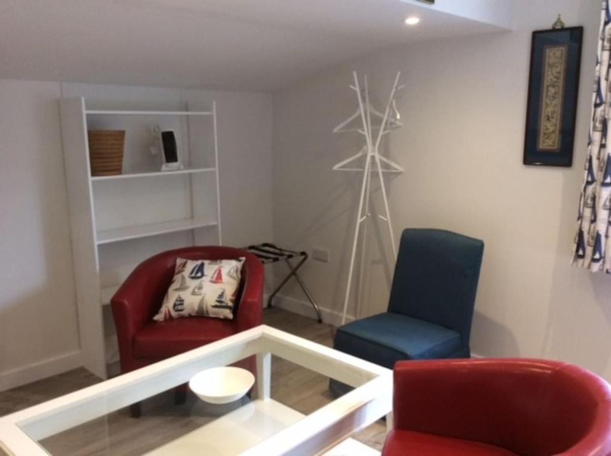 Viney Studio One Lymington