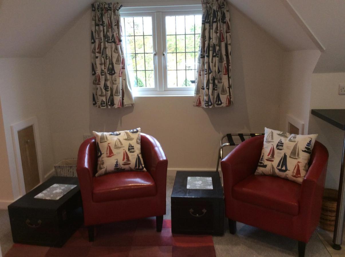 Viney Studio Two Apartment Lymington