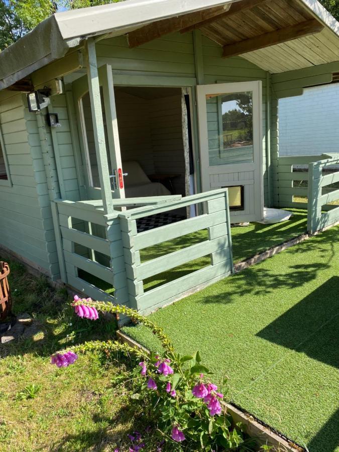 Holiday home Holly Tree - 3 Bedrooms And Large Garden With Optional Glamping Double Outside Lymington
