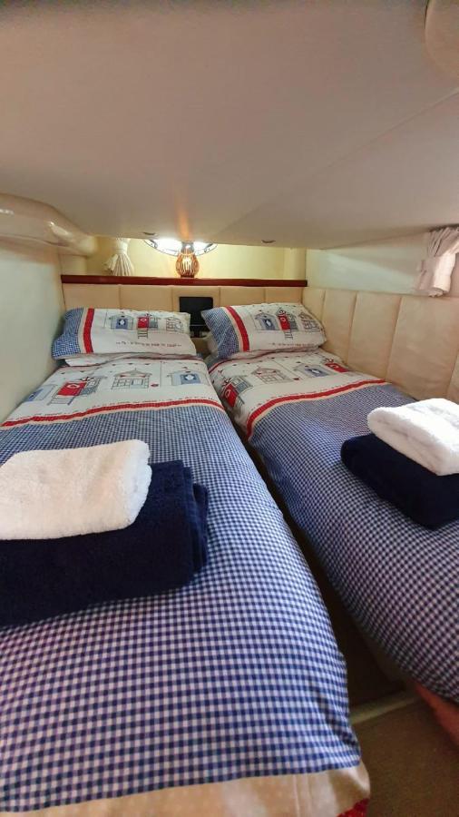 Botel Y-knot-two Bedroom Luxury Motor Boat In *