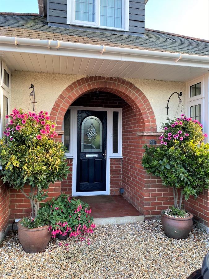 Homestay En-suite Nook Near Forest & Sea, Super Value With Fridge, Microwave And Tv Lymington