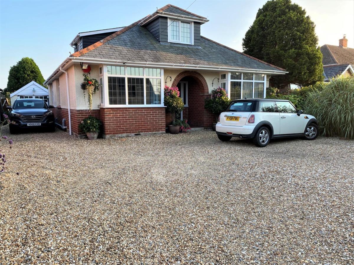 Homestay En-suite Nook Near Forest & Sea, Super Value With Fridge, Microwave And Tv *