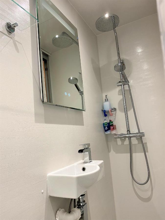 En-suite Nook Near Forest & Sea, Super Value With Fridge, Microwave And Tv