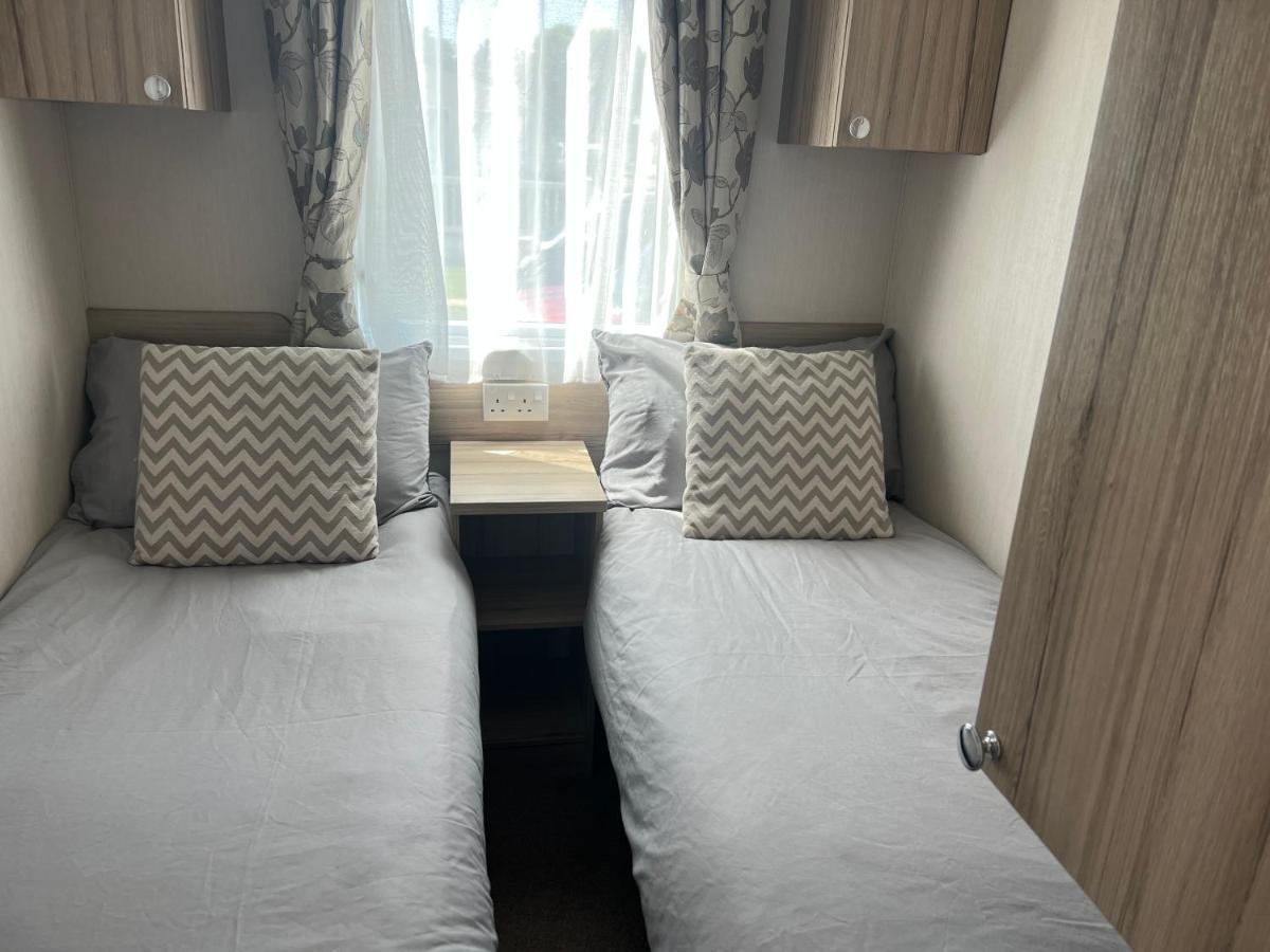 Forest Shorefield Park Campsite 5*