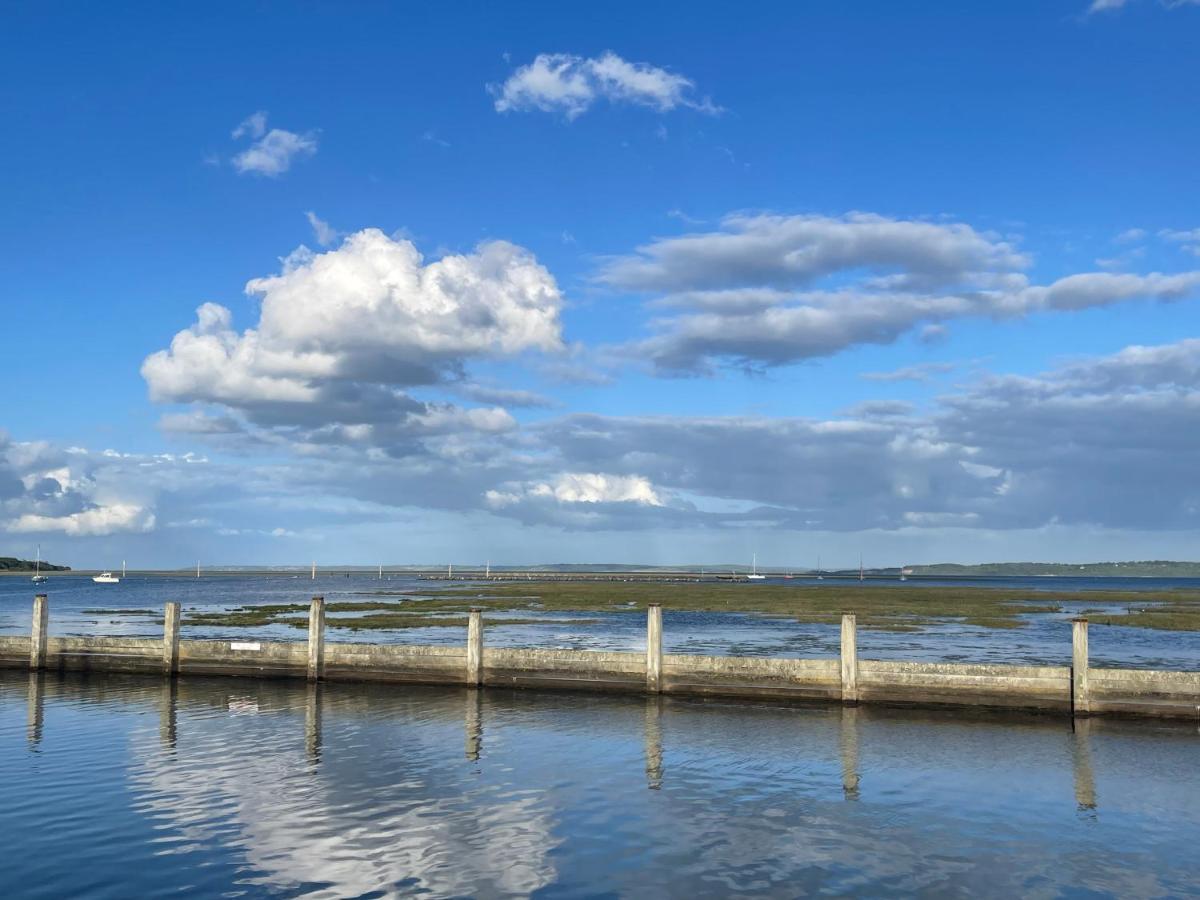 Botel Motor Yacht Sea Wolf Lymington