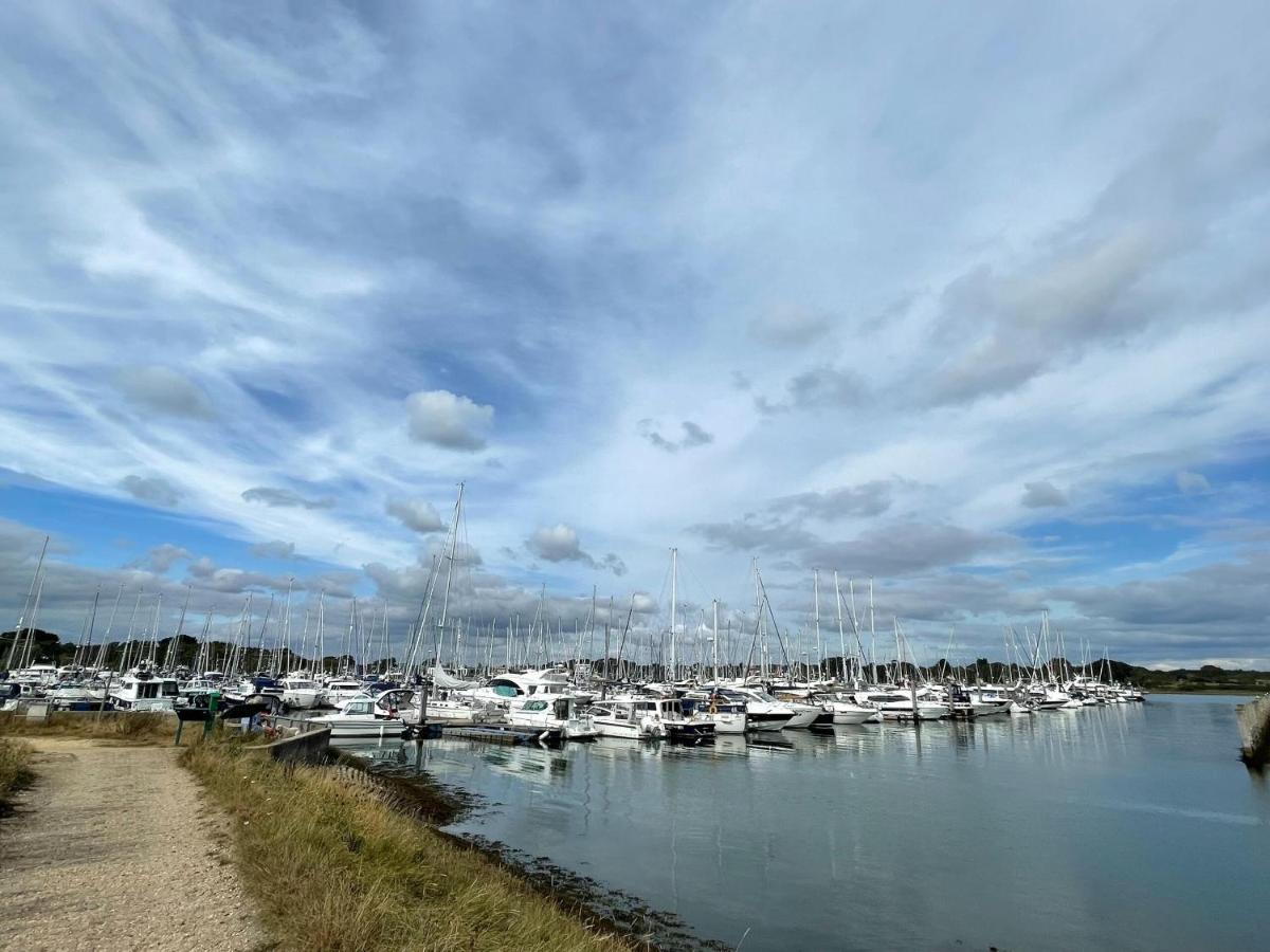 Leeward House -amazing Sea Views, Parking,high Street Location, Wifi Apartment