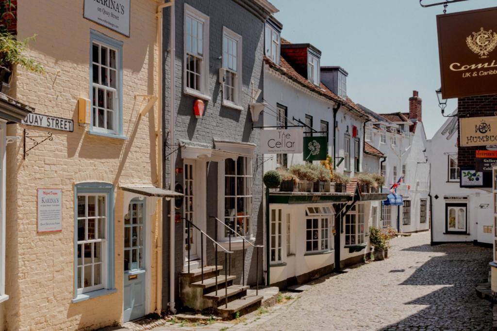 Stunning Luxury In Lymington