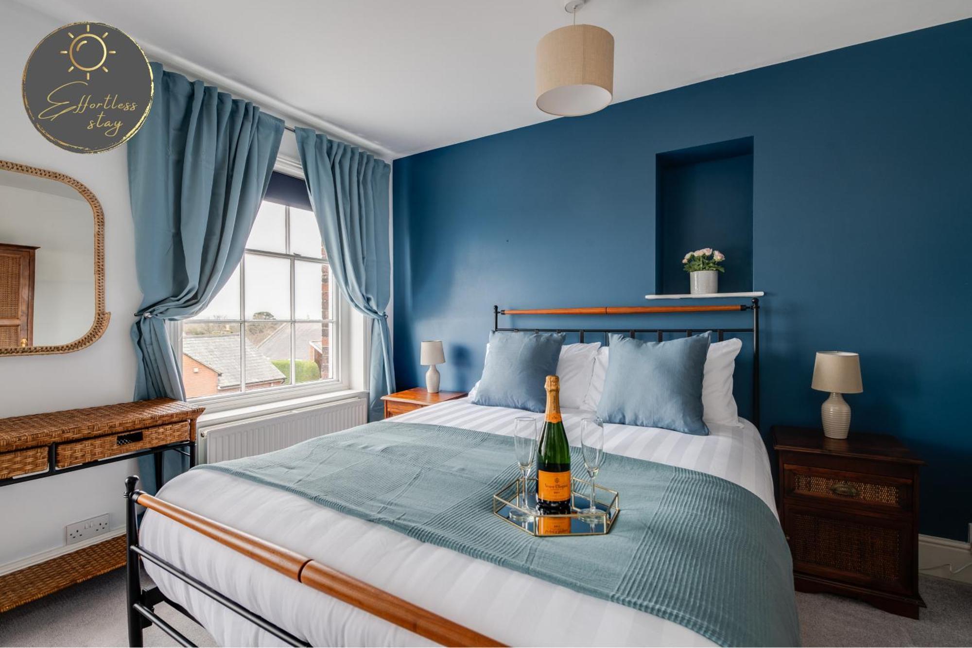 Leeward House -amazing Sea Views, Parking,high Street Location, Wifi * Lymington