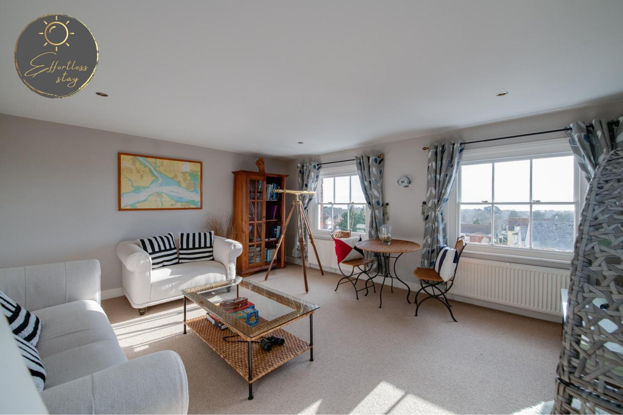 Leeward House -amazing Sea Views, Parking,high Street Location, Wifi Lymington