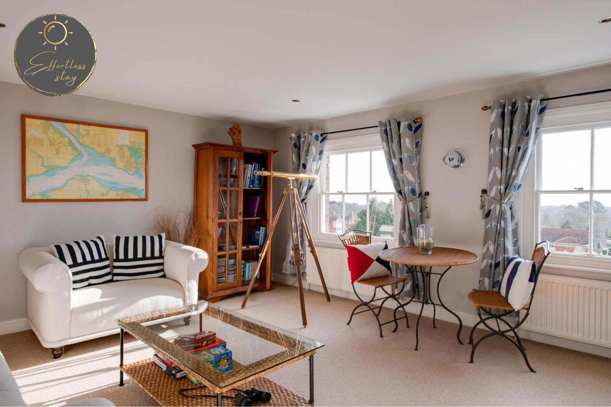Leeward House -amazing Sea Views, Parking,high Street Location, Wifi