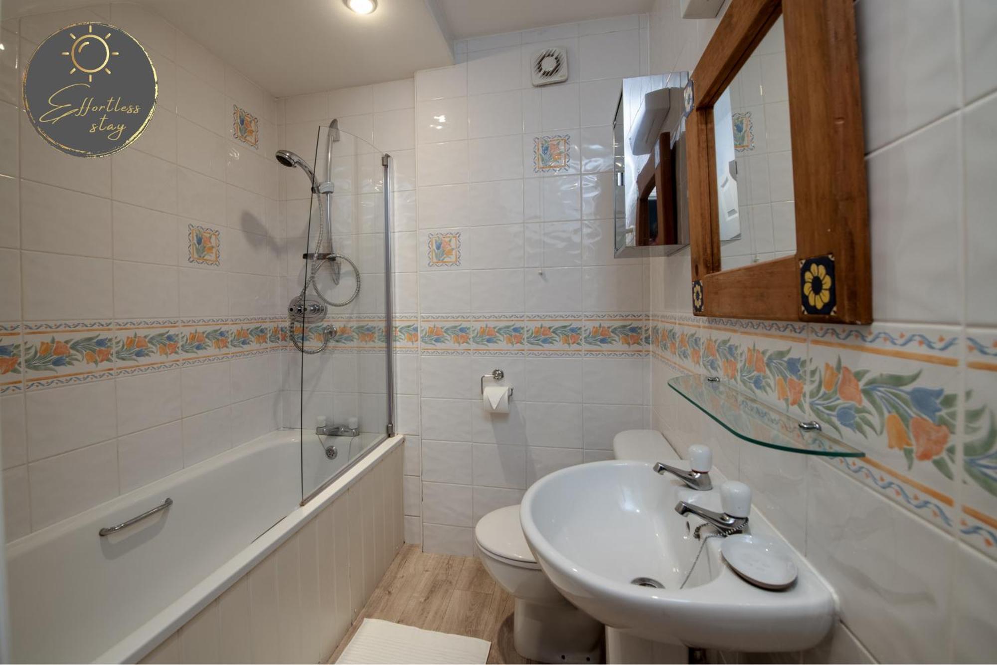 Apartment Leeward House -amazing Sea Views, Parking,high Street Location, Wifi