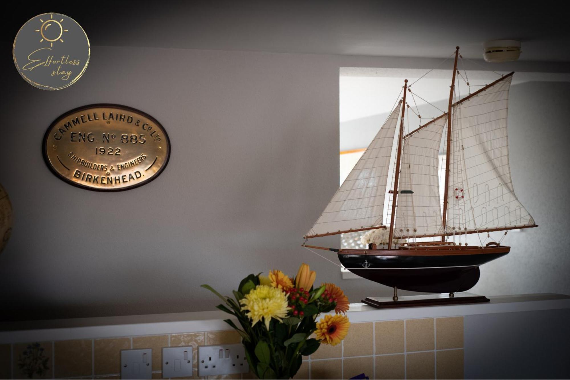 Leeward House -amazing Sea Views, Parking,high Street Location, Wifi Lymington