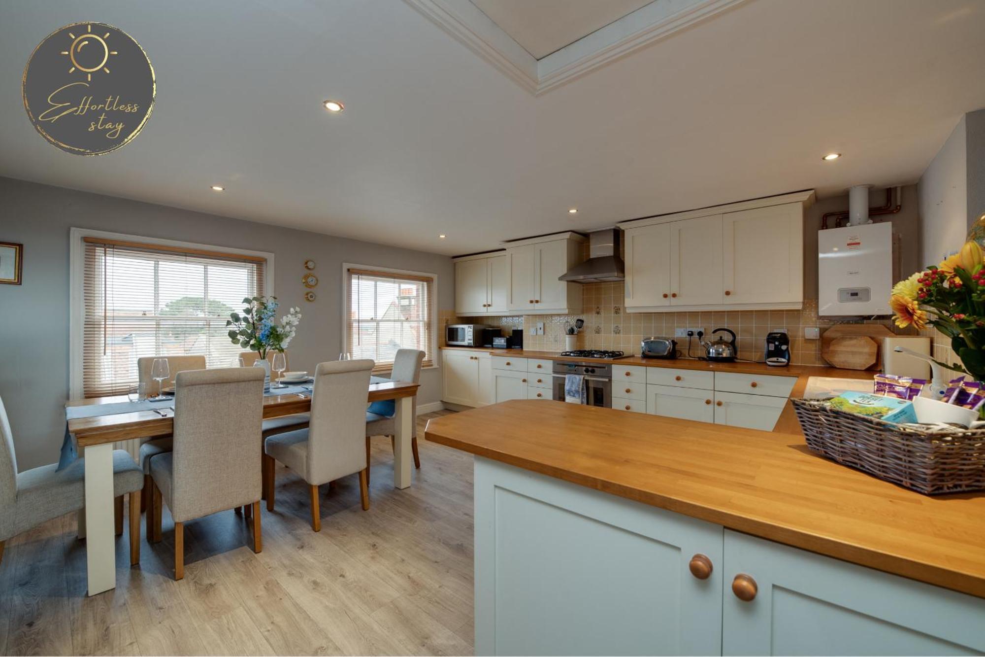 Apartment Leeward House -amazing Sea Views, Parking,high Street Location, Wifi Lymington