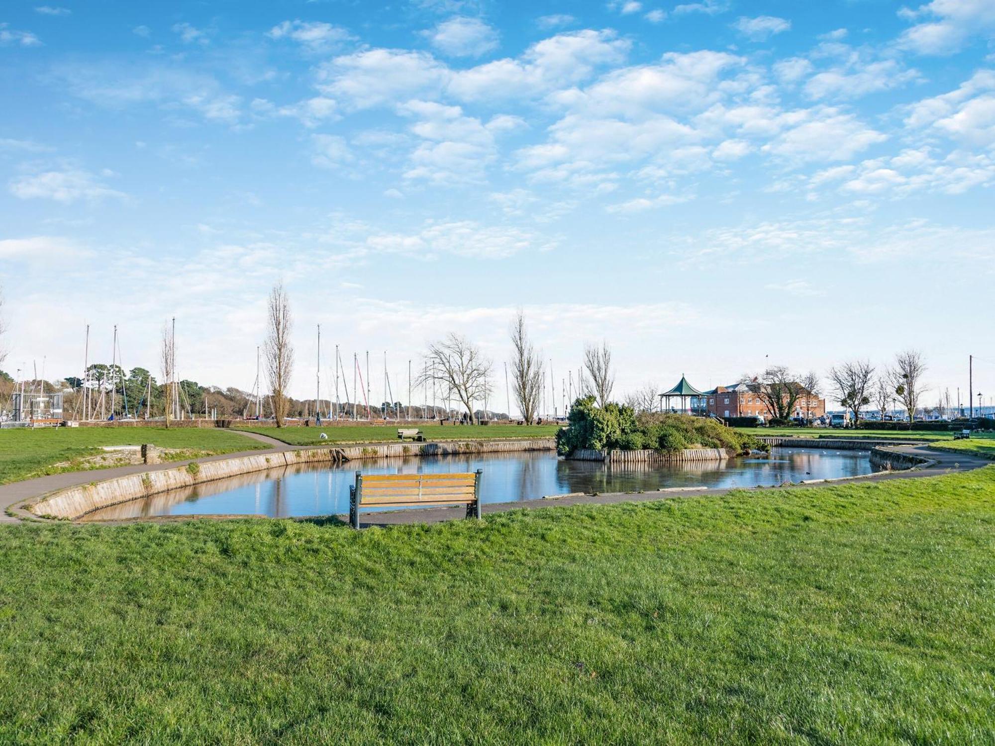 Holiday home Kings Lea Lymington