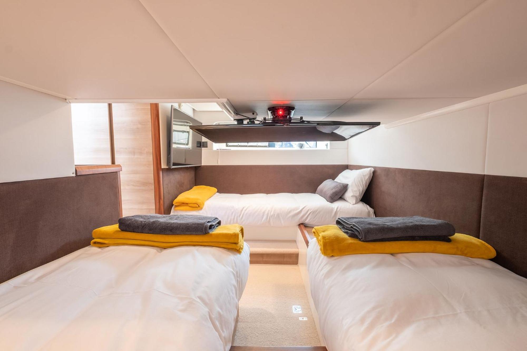 2br Heated Yacht, Centre, Beautiful View Botel