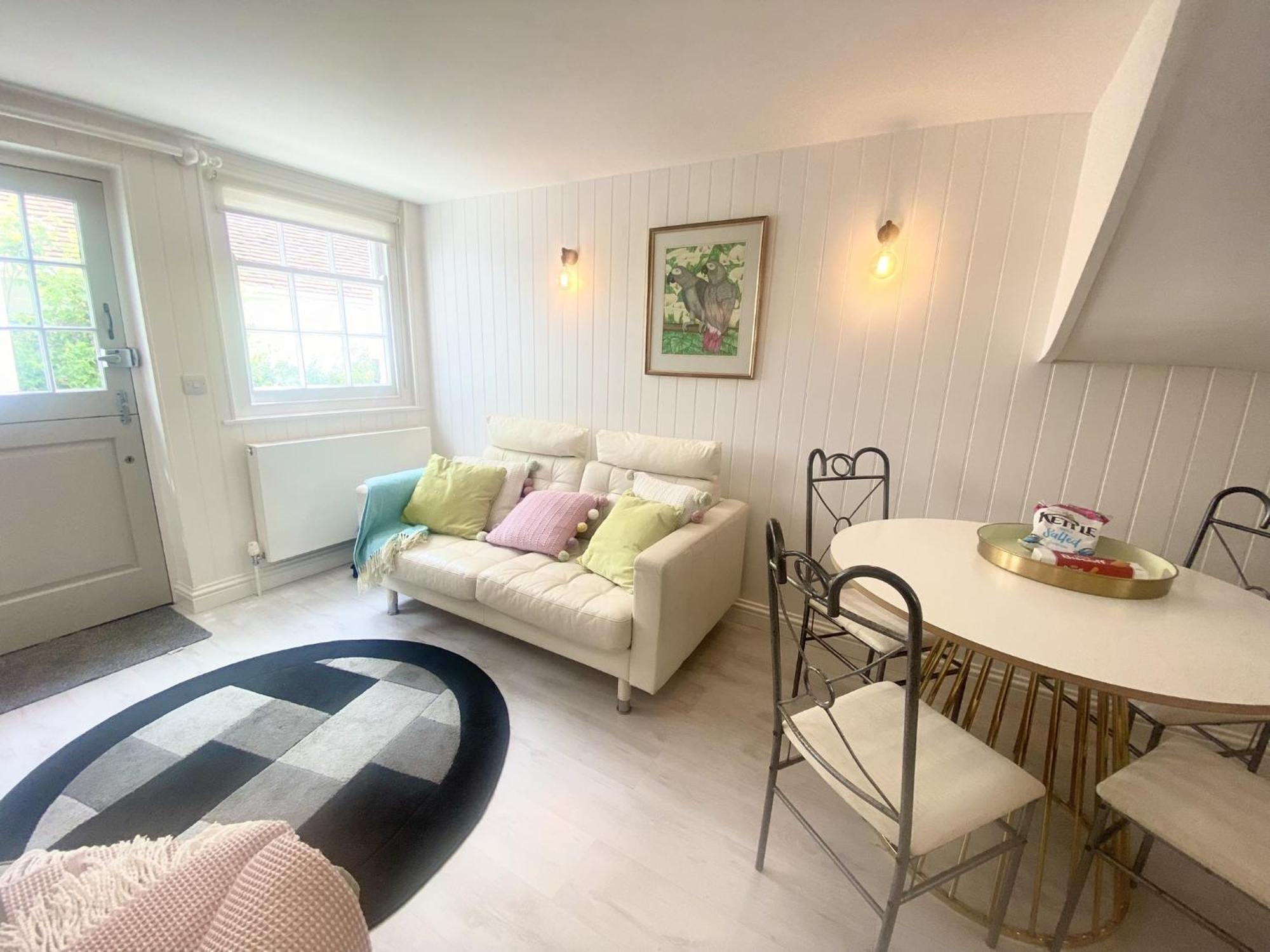 Holiday home Stylish With Quay And River View
