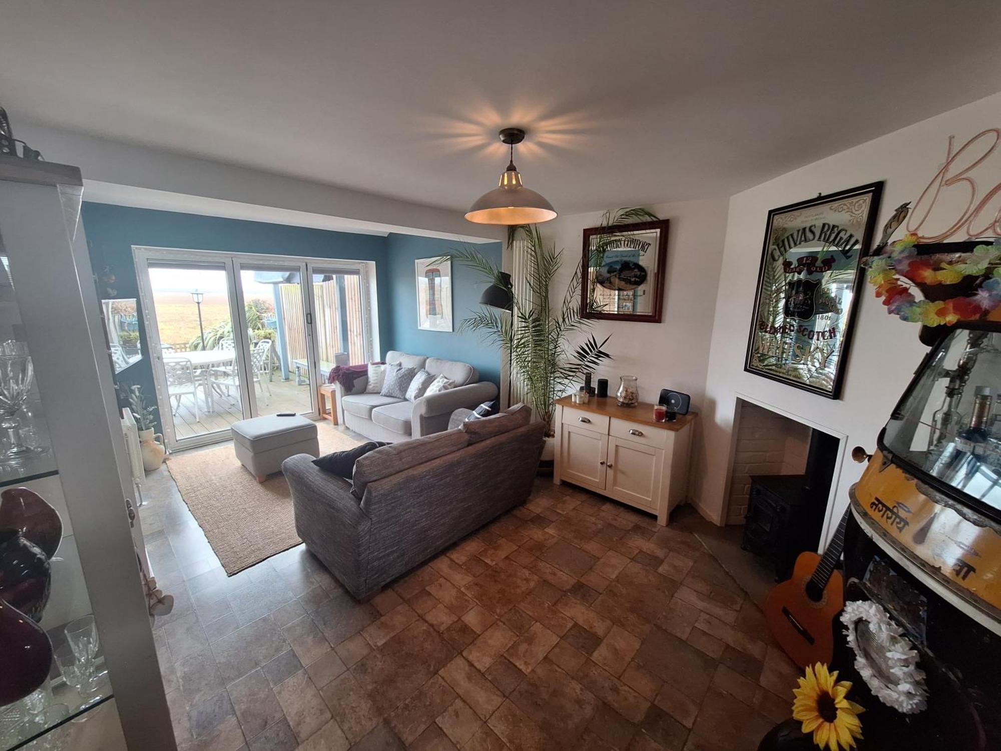 By The Sea, From Sleeps 6 Bed & Breakfast 3*