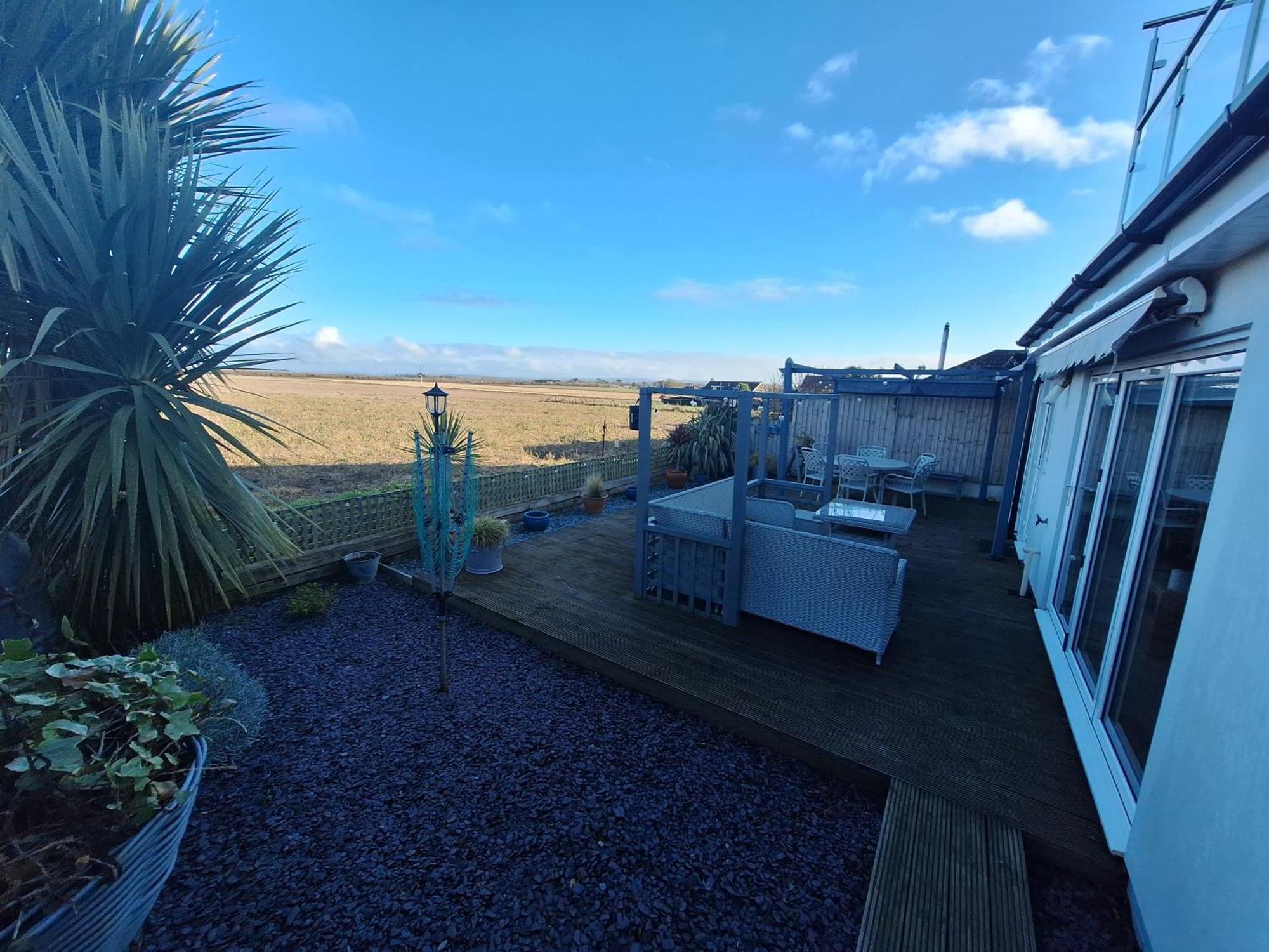 By The Sea, From Sleeps 6 Bed & Breakfast