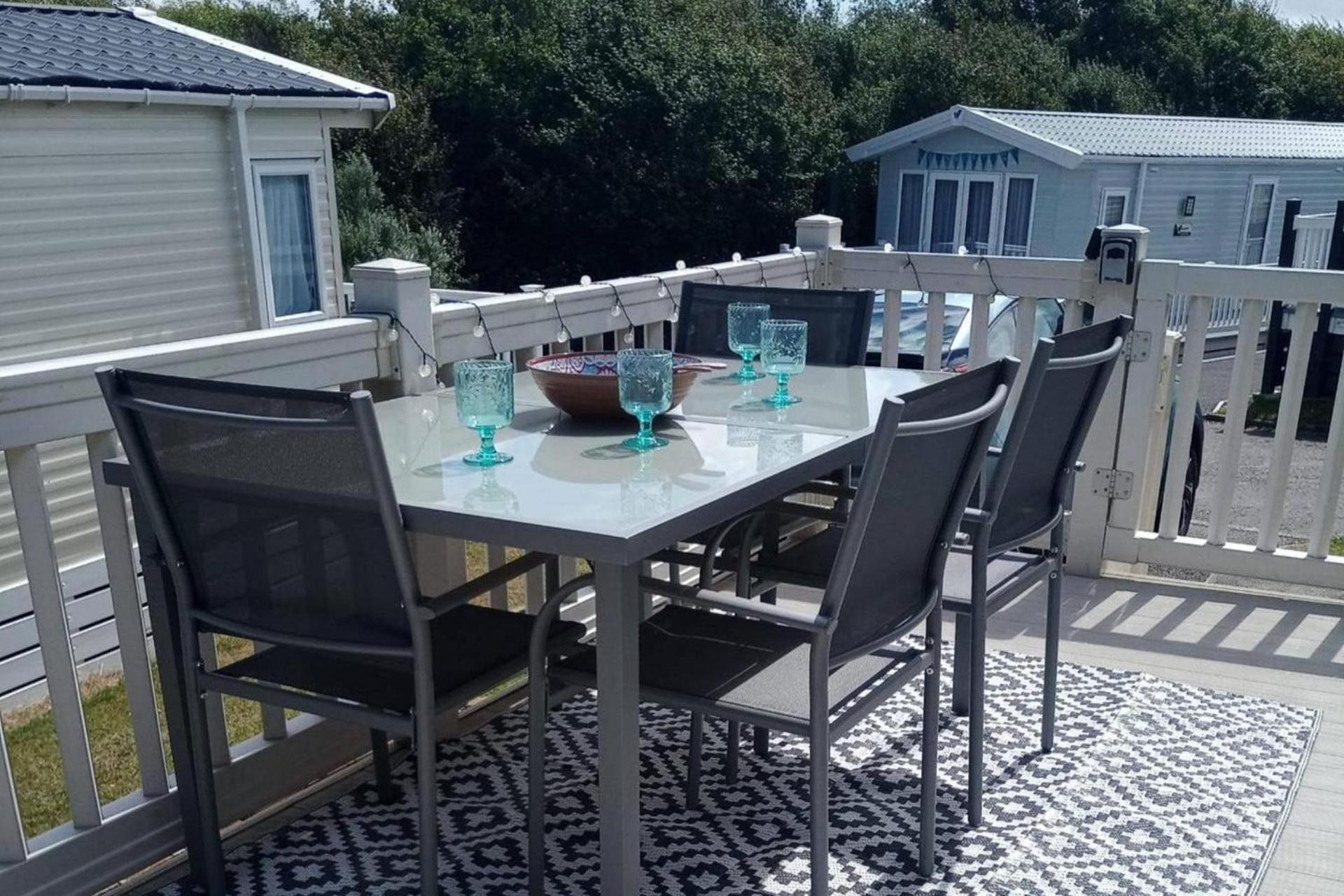 Shorefield Park 3 Beds Sleeps 6 Quiet Culdesac Holiday home Lymington