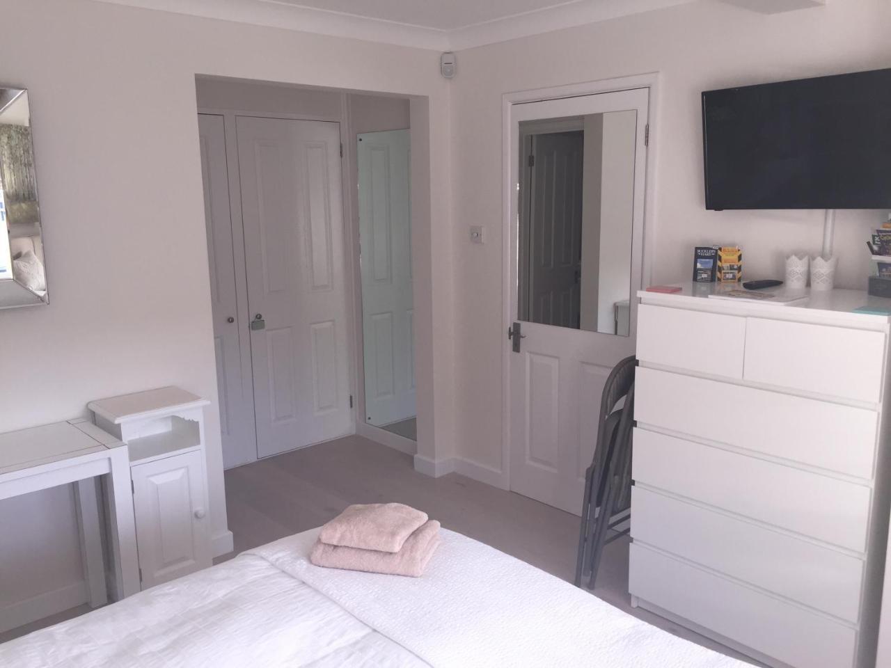 Bed & Breakfast Littledene *