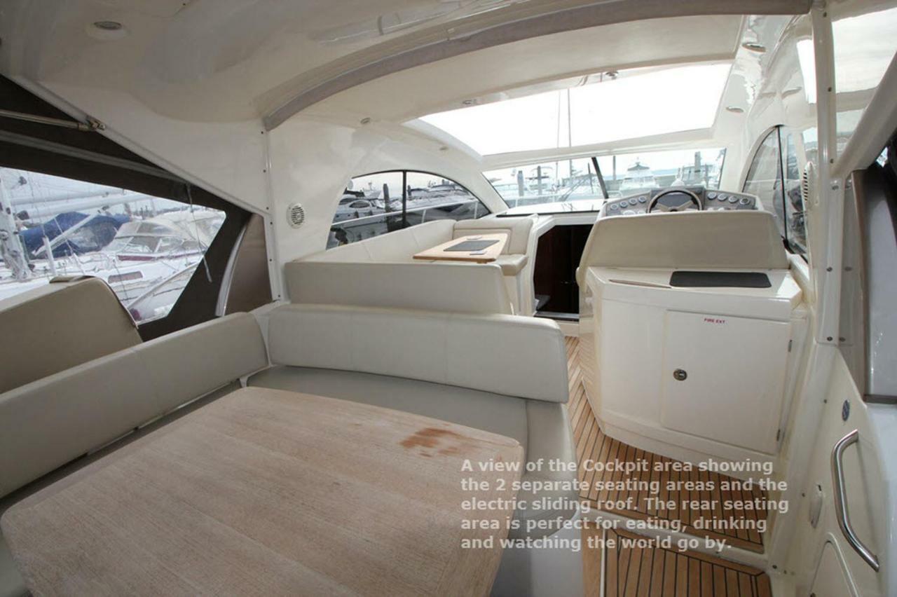 Zen Dog Luxury Motor Yacht Botel *