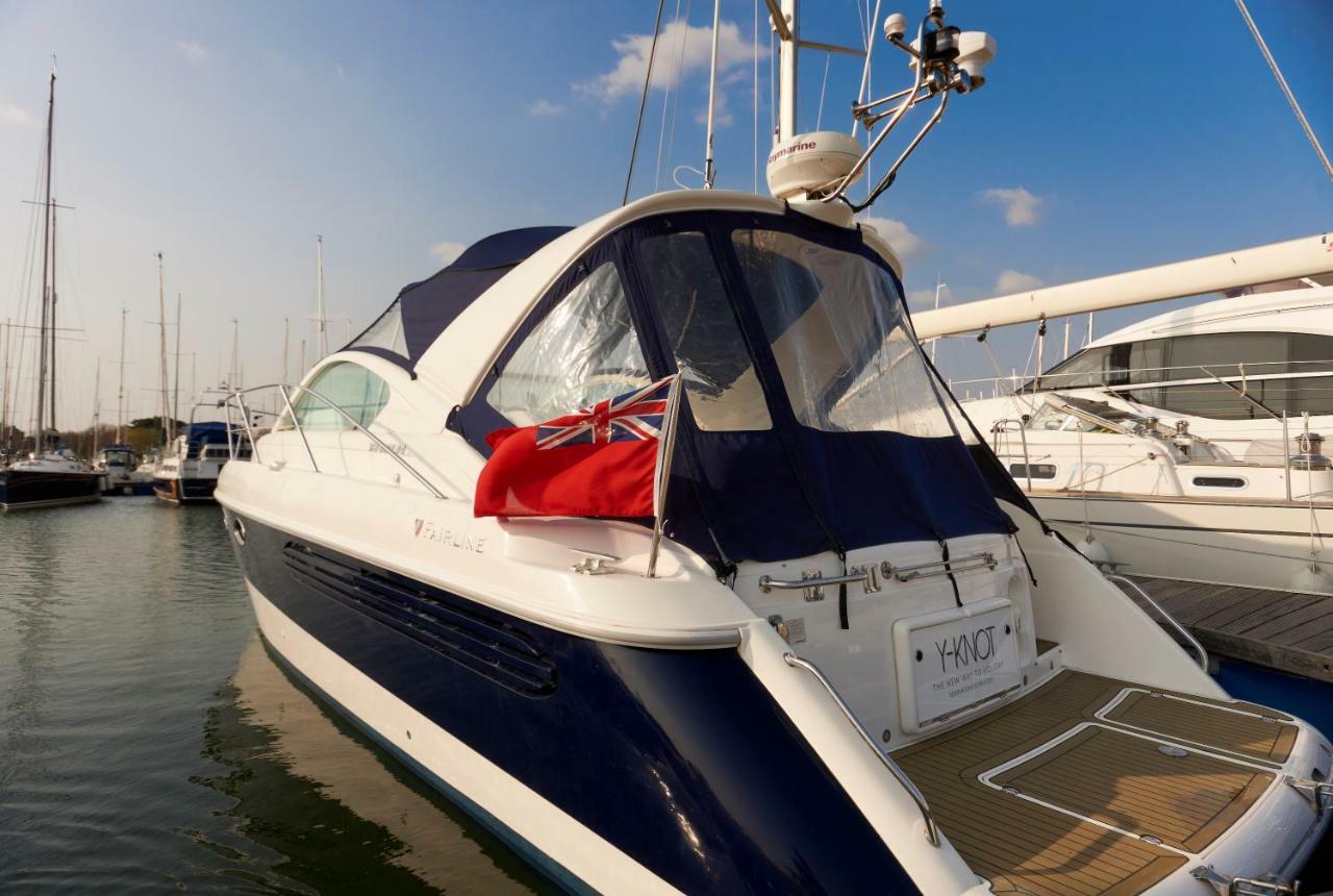 Botel Y-knot-two Bedroom Luxury Motor Boat In *