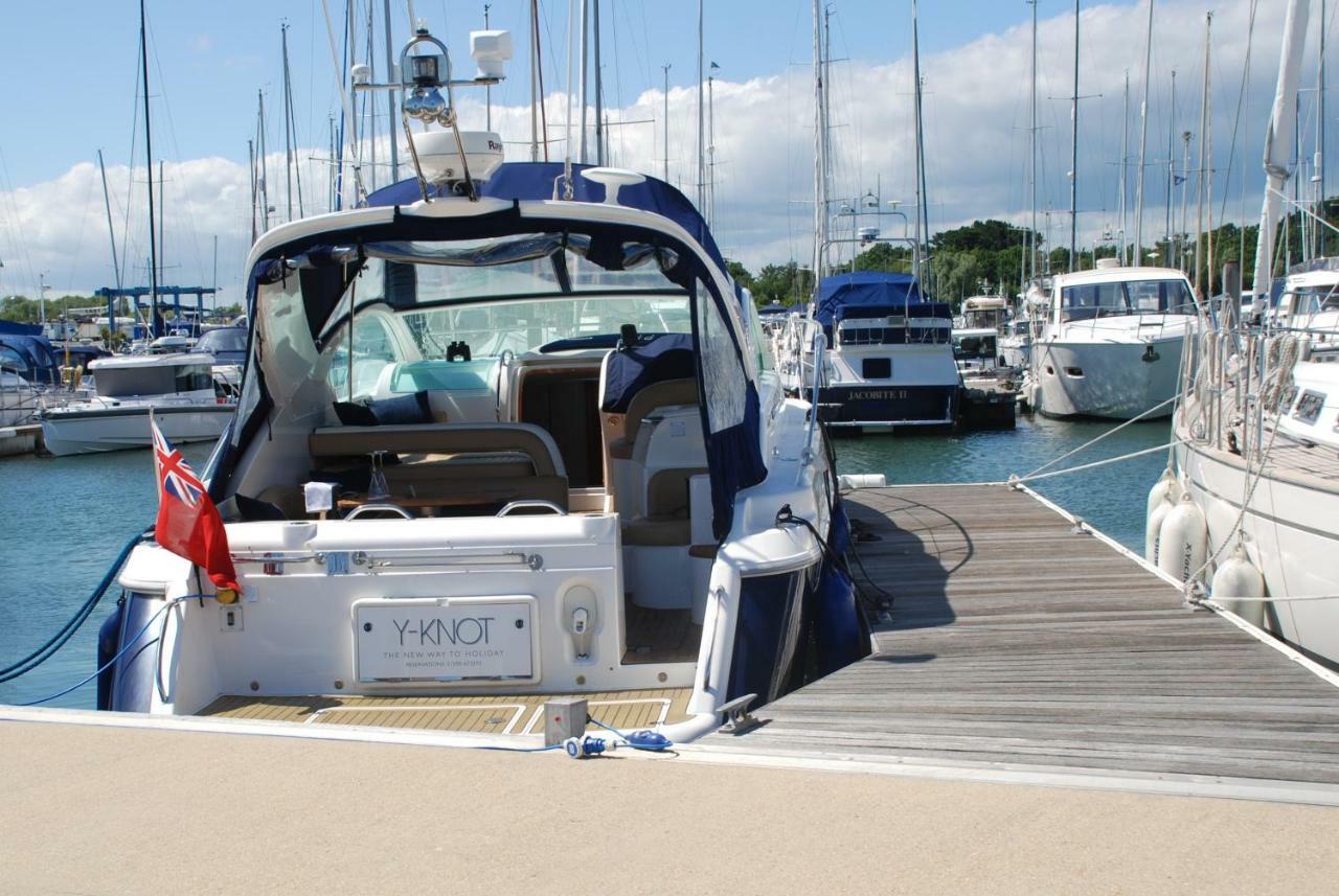 Y-knot-two Bedroom Luxury Motor Boat In *