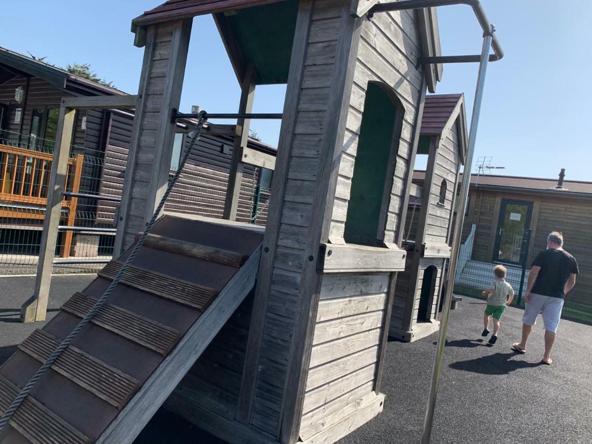 Forest Shorefield Park 5*
