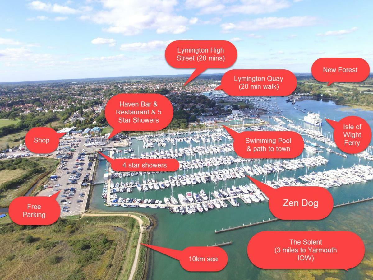 Zen Dog Luxury Motor Yacht * Lymington