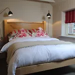 Courtyard Cottages Lymington, 2 Adults Only