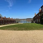 No 64 Bed And Breakfast