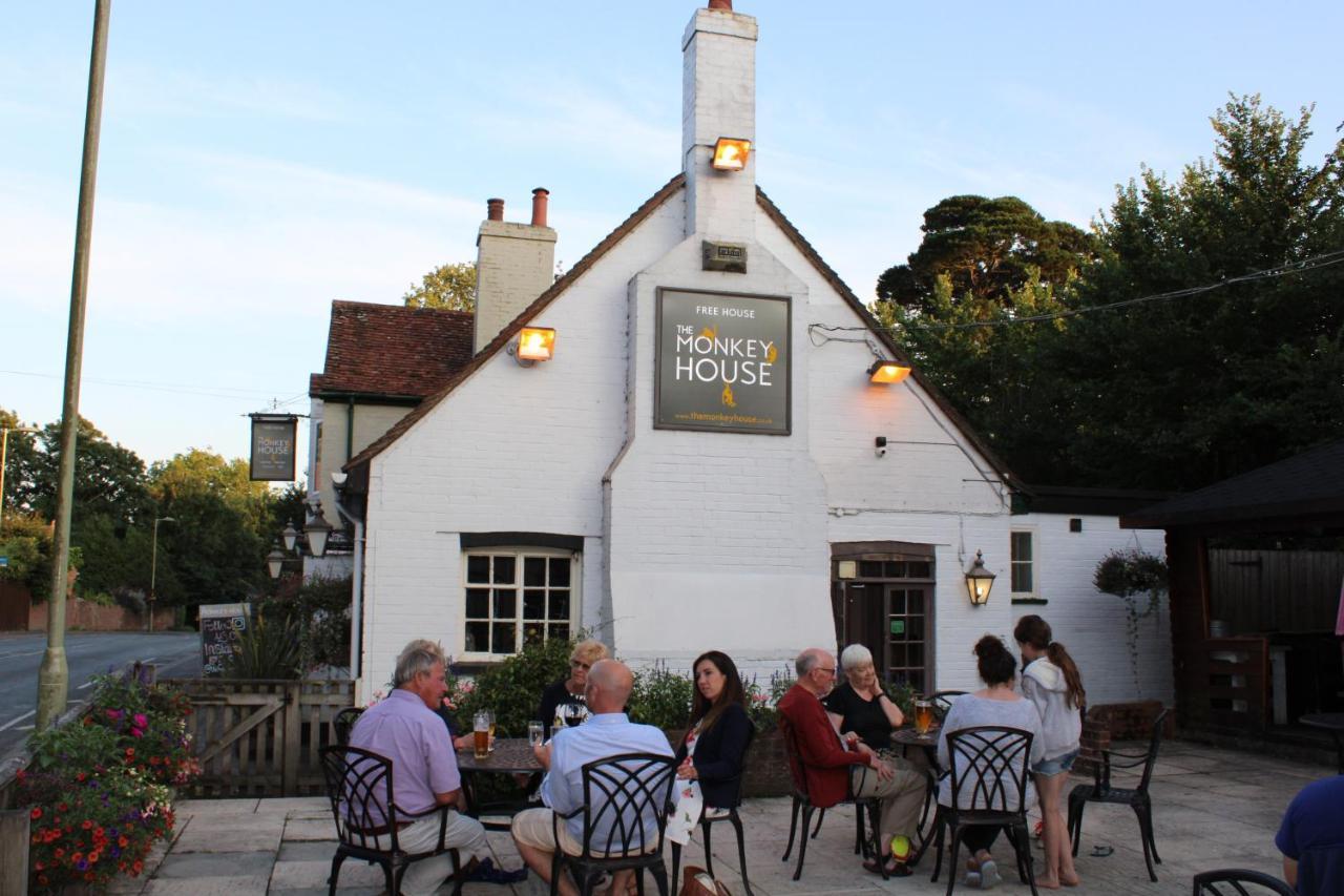 Monkey Brewhouse Hotel 2*