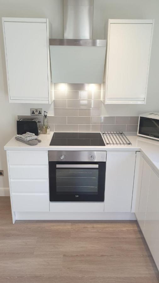 Large Modern Self Contained In Apartment Lymington